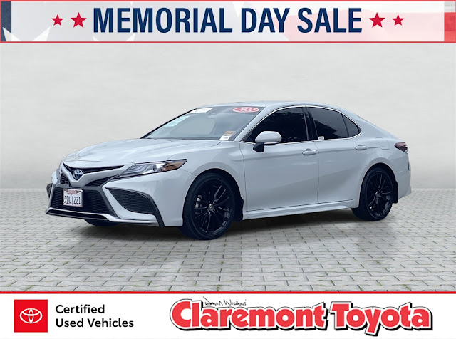 2022 Toyota Camry Hybrid XSE