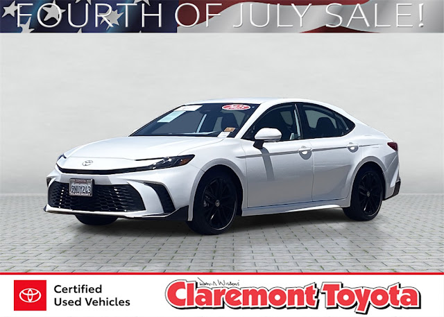 2025 Toyota Camry SE