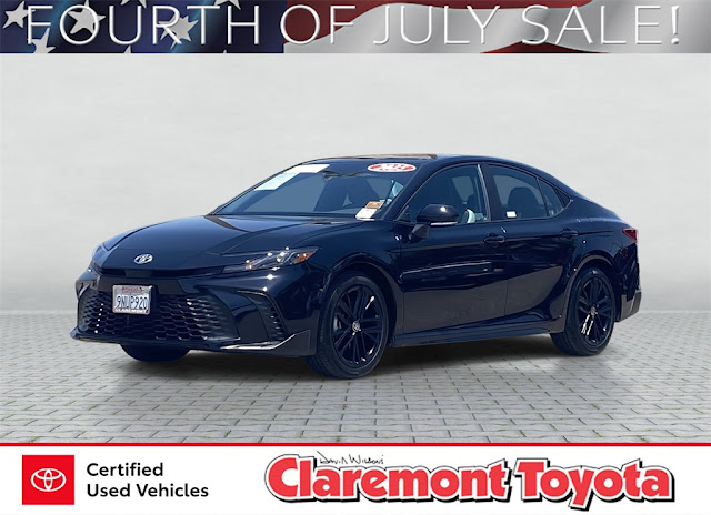 2025 Toyota Camry SE