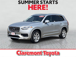 2022 Volvo XC90 T5 Momentum