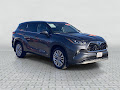 2023 Toyota Highlander Hybrid Platinum