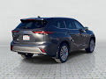 2023 Toyota Highlander Hybrid Platinum