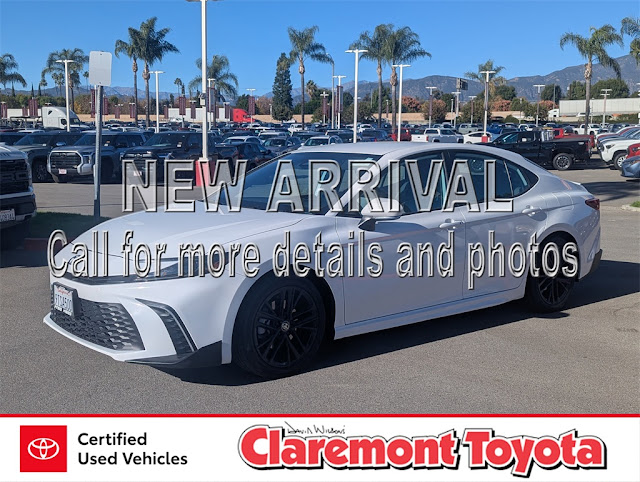 2025 Toyota Camry SE