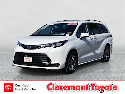 2024 Toyota Sienna LE