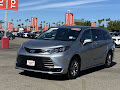 2025 Toyota Sienna LE