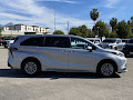 2025 Toyota Sienna LE