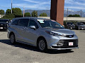 2025 Toyota Sienna LE