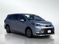 2025 Toyota Sienna LE