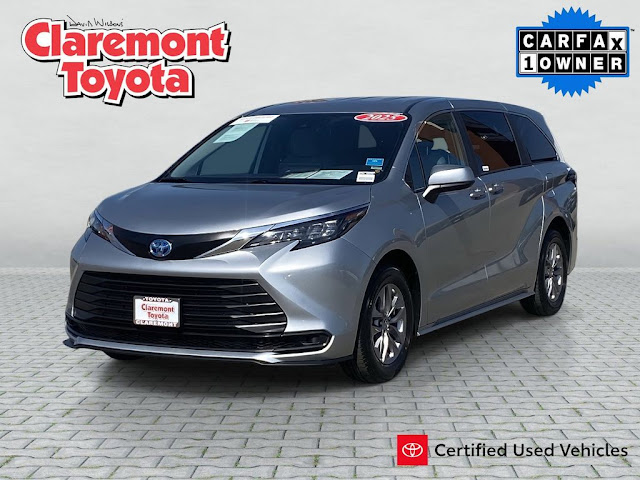 2025 Toyota Sienna LE