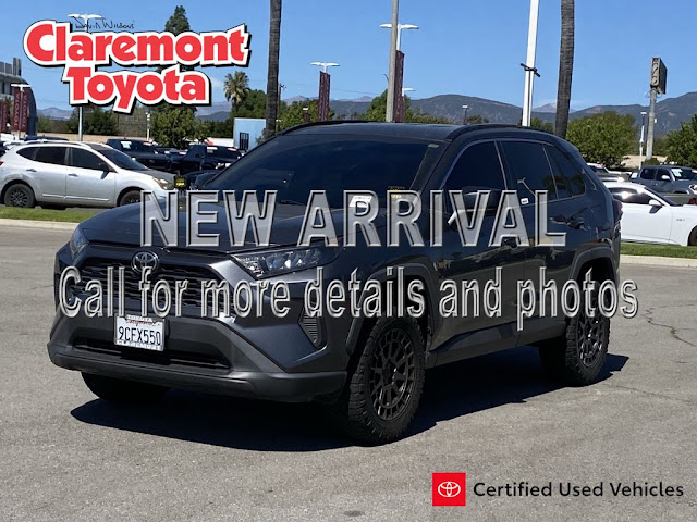 2020 Toyota RAV4 LE