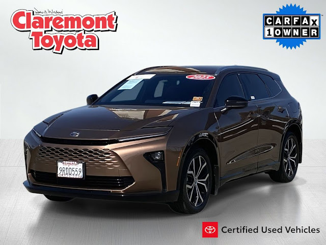 2025 Toyota Crown Signia XLE