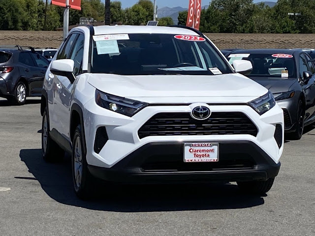 2023 Toyota RAV4 XLE