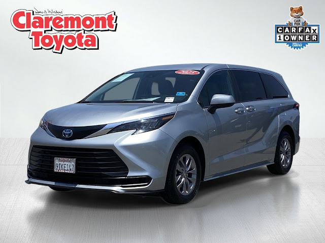 2025 Toyota Sienna LE