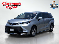 2025 Toyota Sienna LE