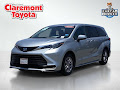 2025 Toyota Sienna LE