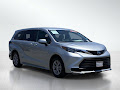 2025 Toyota Sienna LE