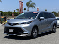 2025 Toyota Sienna LE
