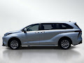 2025 Toyota Sienna LE