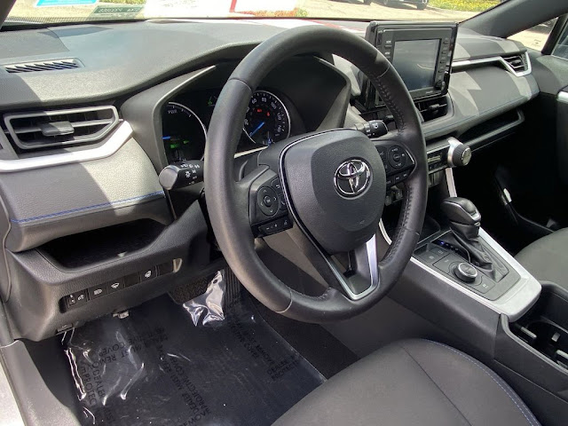 2022 Toyota RAV4 Hybrid SE