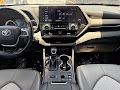 2023 Toyota Highlander Hybrid Bronze Edition