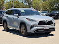 2023 Toyota Highlander Hybrid Bronze Edition