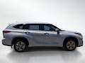 2023 Toyota Highlander Hybrid Bronze Edition