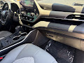 2023 Toyota Highlander Hybrid Bronze Edition
