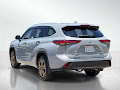 2023 Toyota Highlander Hybrid Bronze Edition