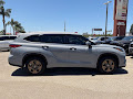 2023 Toyota Highlander Hybrid Bronze Edition