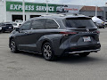 2025 Toyota Sienna Platinum