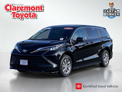 2025 Toyota Sienna LE