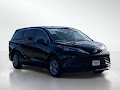 2025 Toyota Sienna LE