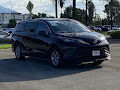 2025 Toyota Sienna LE