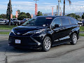 2025 Toyota Sienna LE