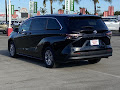 2025 Toyota Sienna LE