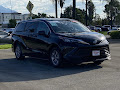2025 Toyota Sienna LE