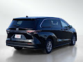 2025 Toyota Sienna LE