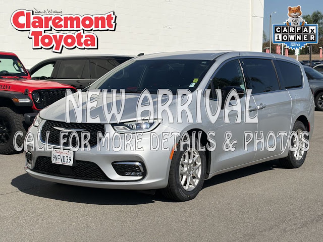 2024 Chrysler Pacifica Touring