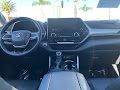 2025 Toyota Highlander Hybrid Platinum