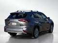2025 Toyota Highlander Hybrid Platinum