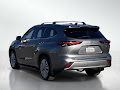 2025 Toyota Highlander Hybrid Platinum