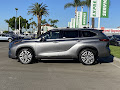 2025 Toyota Highlander Hybrid Platinum