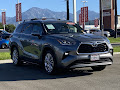 2025 Toyota Highlander Hybrid Platinum